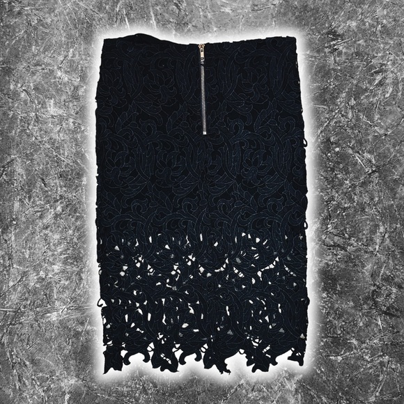 DailyLook Black ‘Venetian’ Lace Midi Skirt Size Small ASO Eva Longoria - Picture 13 of 16